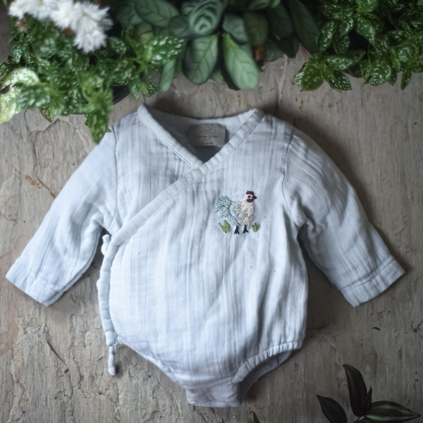 Softy romper with chicken - Pale Blue