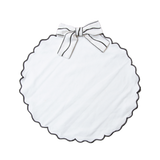 Bow Christmas placemat in cream white, featuring large, richly voluminous bows with elegantly scalloped edges, adding festive charm and sophistication to your holiday table.
