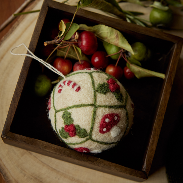 Bauble Grid Ornament with Mushroom