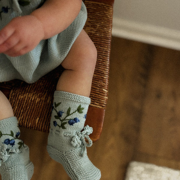 knitted blueberries footies