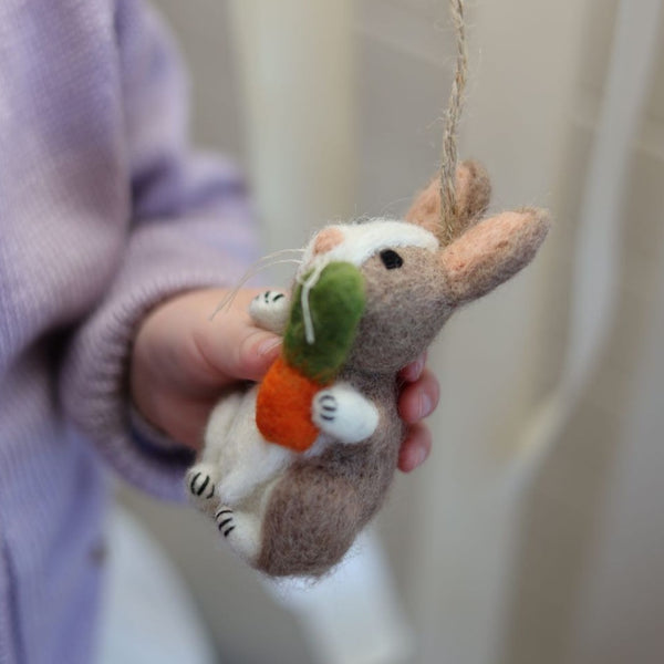 Bunny ornament with Radish
