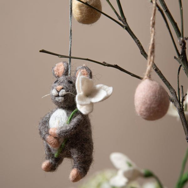 Mouse ornament with Snowdrop