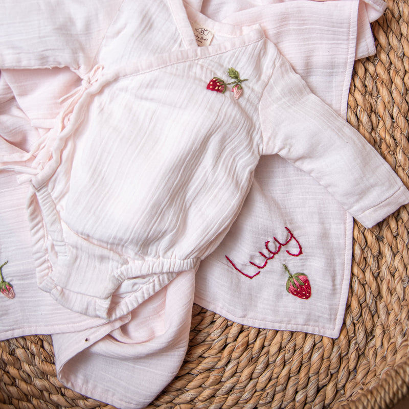 Personalized Softy Blanket with strawberries - Pink