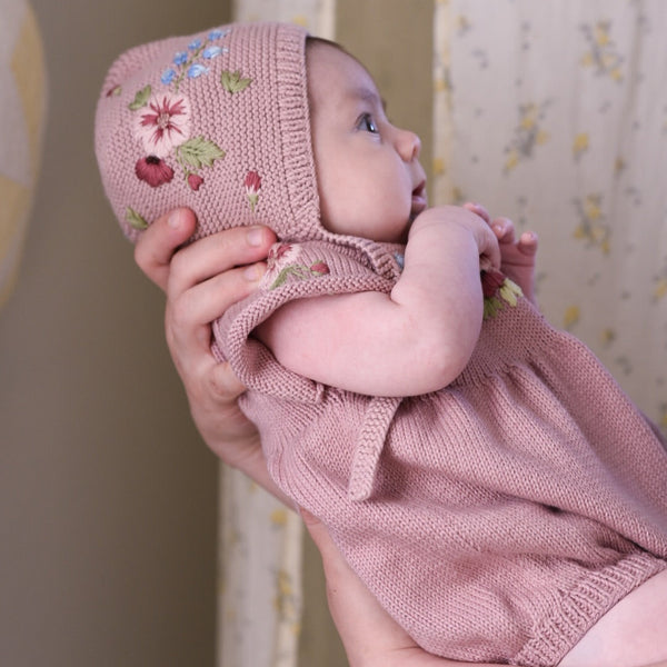 ロンパース・カバーオール ShirleyBredal Flora Rompers Dusty pink Buy Hand-Knitted Jumpers for Babies - Wool Embroidery Rompers