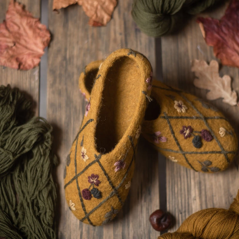 Embroidered Blooms slippers (Women) - Amber