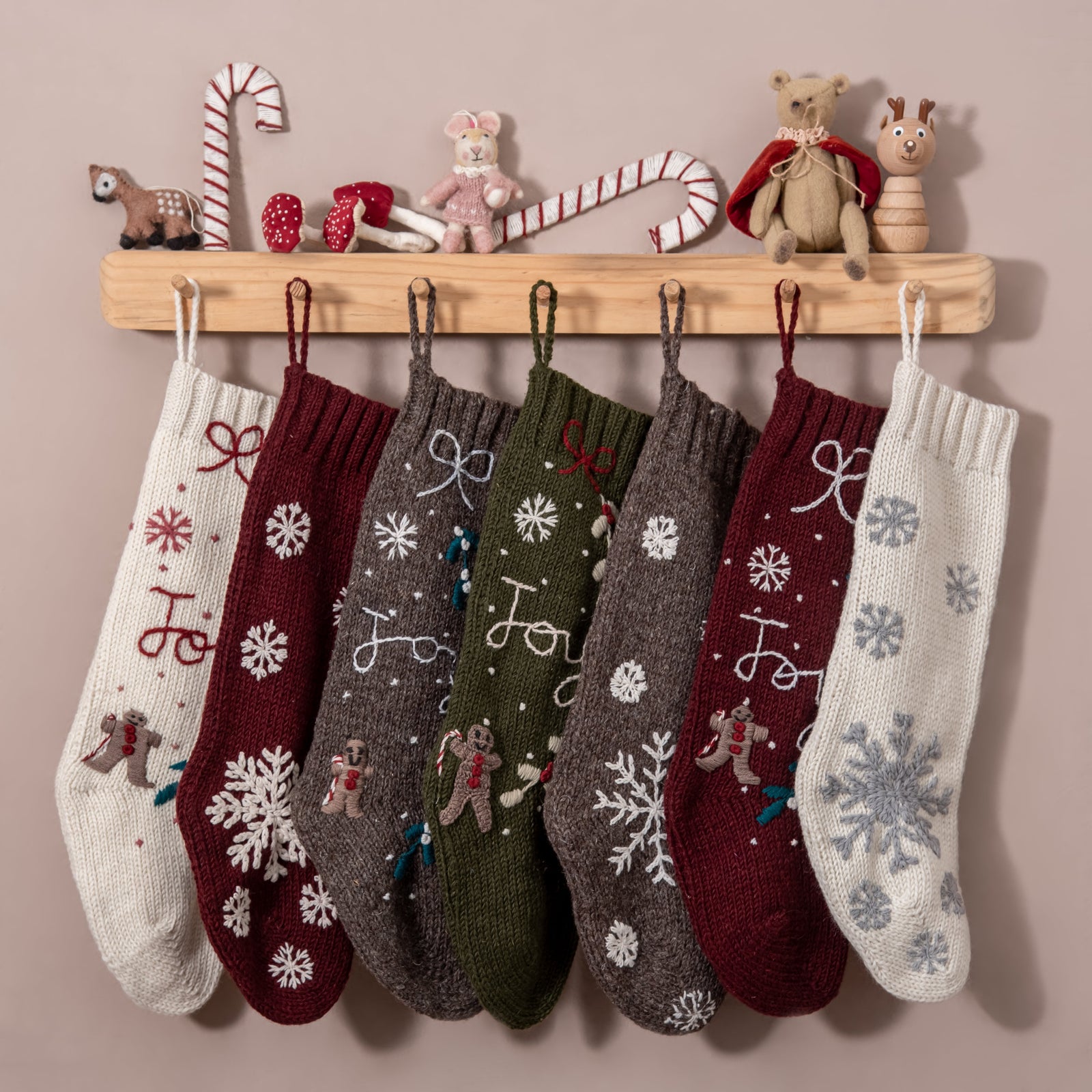 Shirley Bredal クリスマス ソックス Personalized Gingerbread Stocking - Moss | Festive Knitted Wool