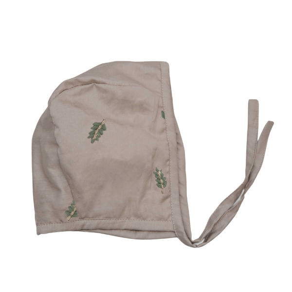 Uniqua Bonnet with Leaves - Taupe